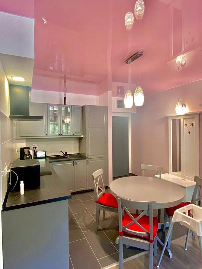 Sweet Pink By Miro Apartment Сіная Екстер'єр фото