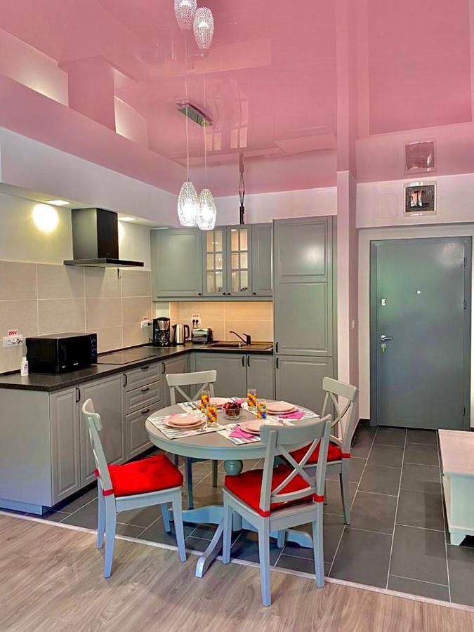 Sweet Pink By Miro Apartment Сіная Екстер'єр фото