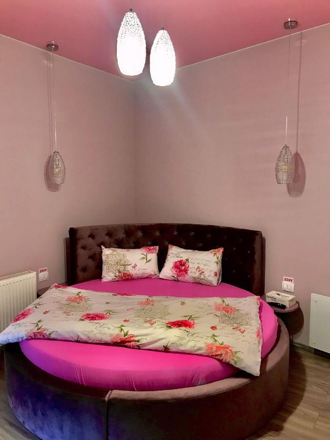 Sweet Pink By Miro Apartment Сіная Екстер'єр фото